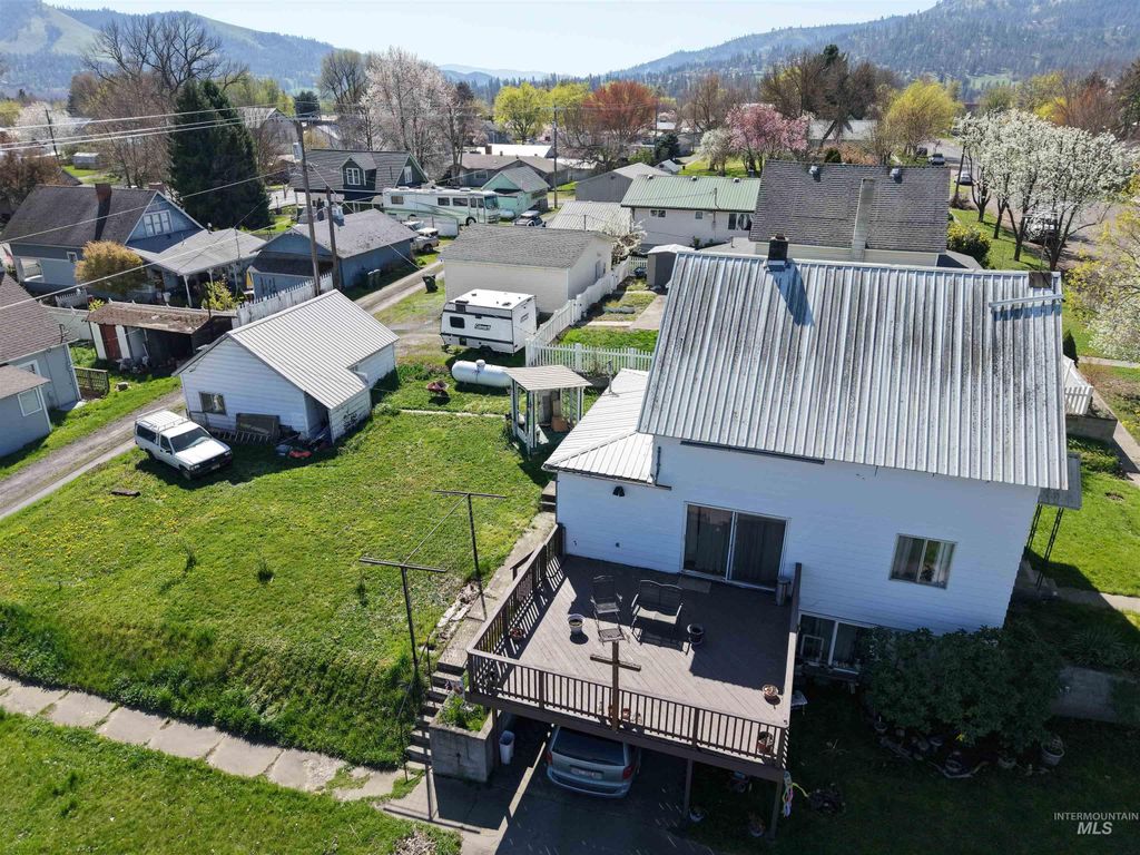 Photo of 503 Maple St, Kamiah, ID 83536 (MLS # 98981797)