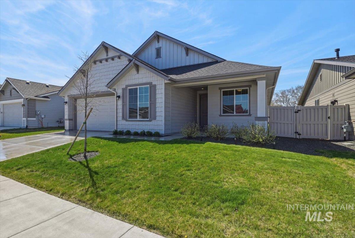 2109 N Gelding Ct