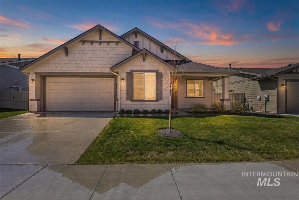 Photo of 2109 N Gelding Ct, Middleton, ID 83644 (MLS # 98982330)