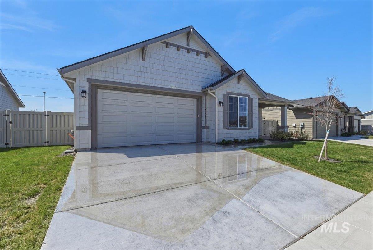 2109 N Gelding Ct