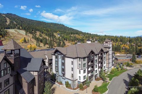 720 Village Dr Donnelly ID 83615