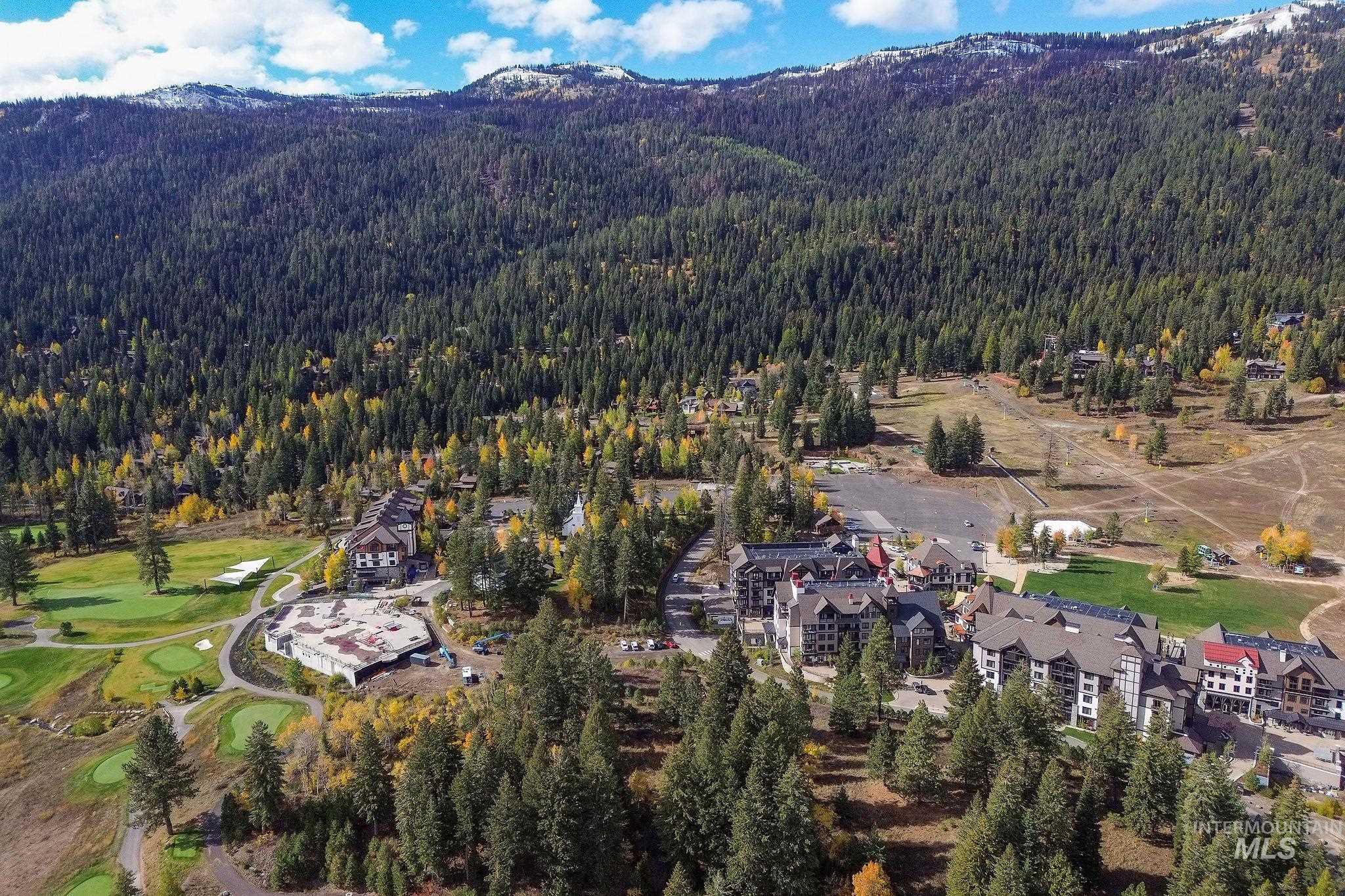 View of property location with a mountain backdrop