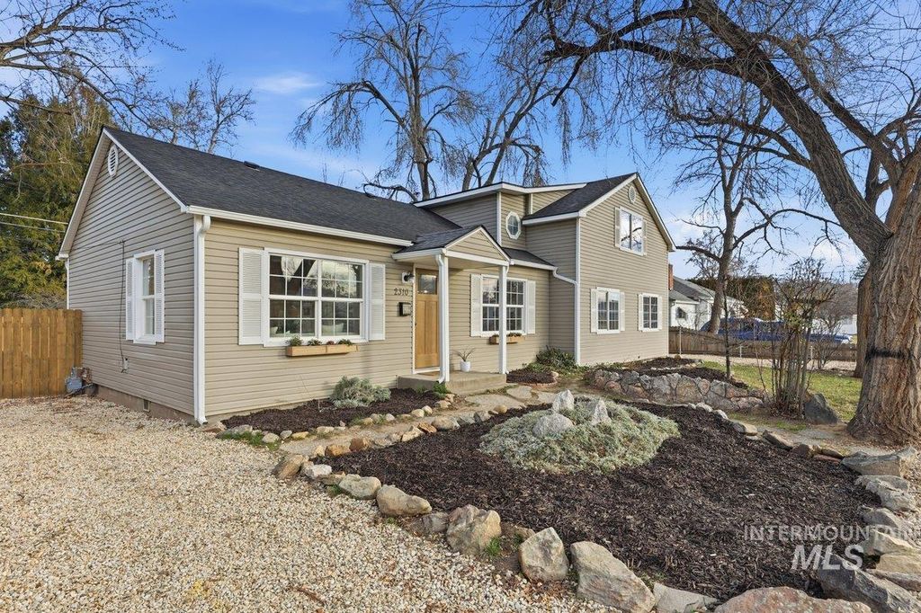 Photo of 2310 W Frederic St, Boise, ID 83705 (MLS # 98975395)