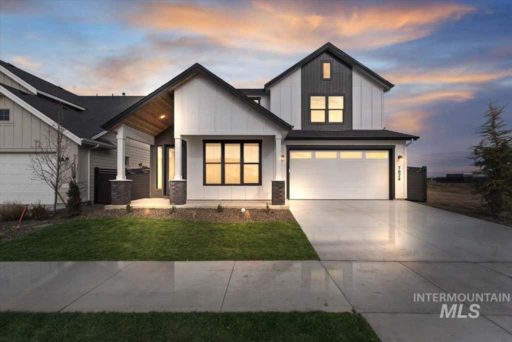 Photo of 7586 W Centerline St #Fremont, Eagle, ID 83616 (MLS # 98998721)