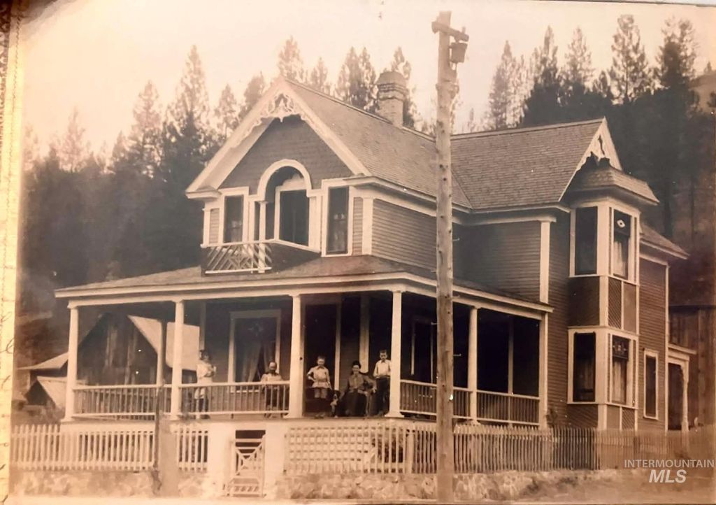 Photo of 704 Riverside Ave, Orofino, ID 83544 (MLS # 98977175)
