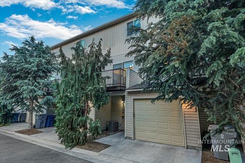 Photo of 8704 W Pine Valley Ln, Boise, ID 83709 (MLS # 98986611)