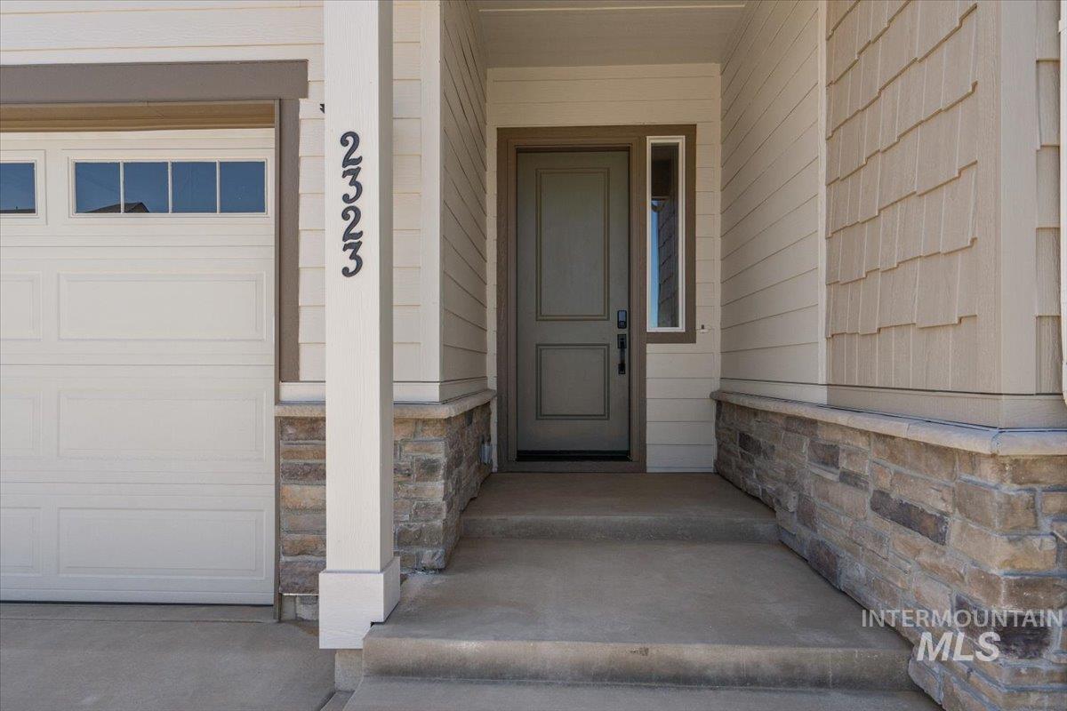 857 N Falling Water Way