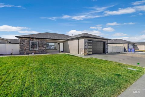 Photo of 1362 Haizlee Way, Twin Falls, ID 83301 (MLS # 98936023)