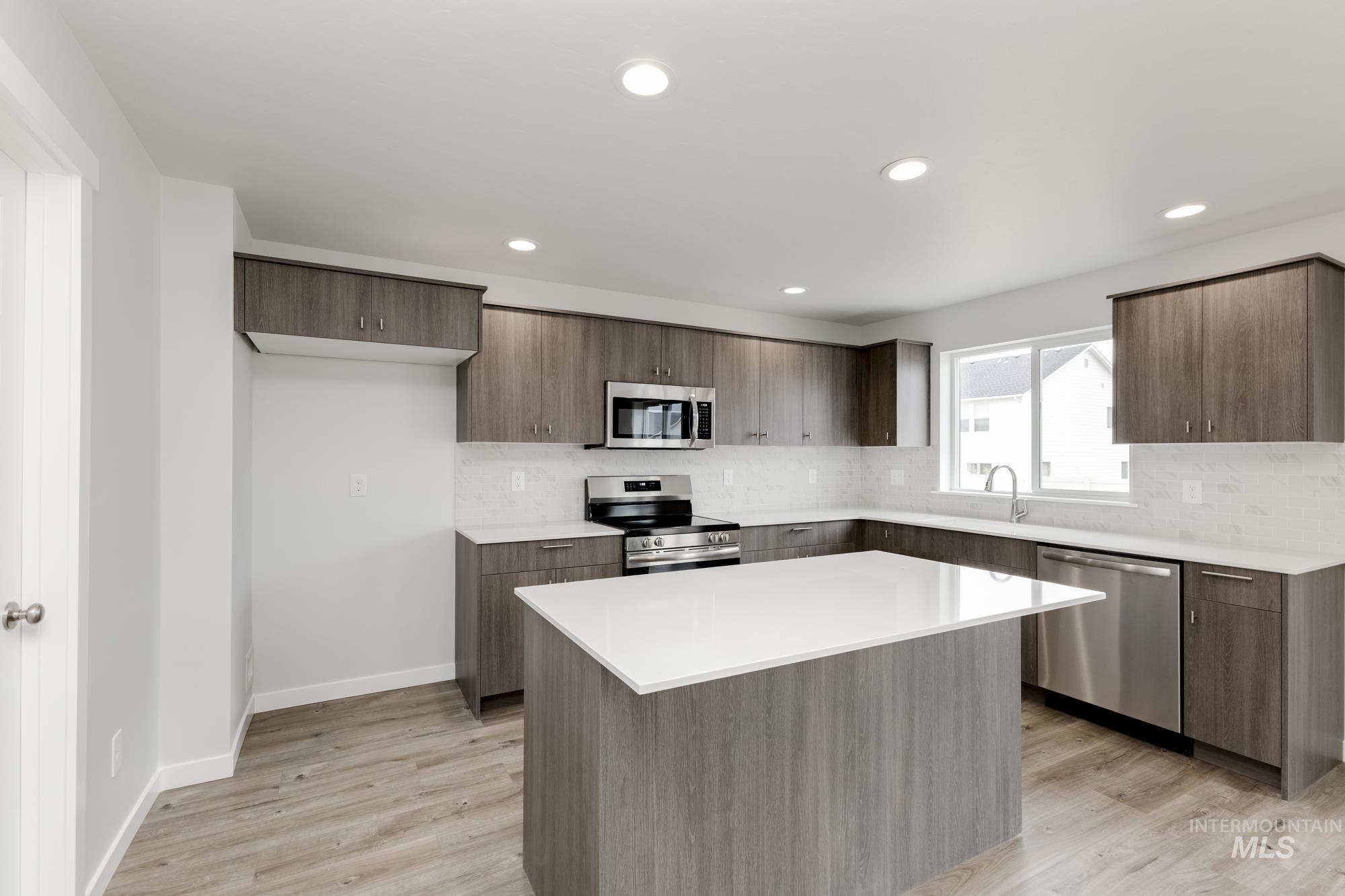 2361 N Lithodora Ave