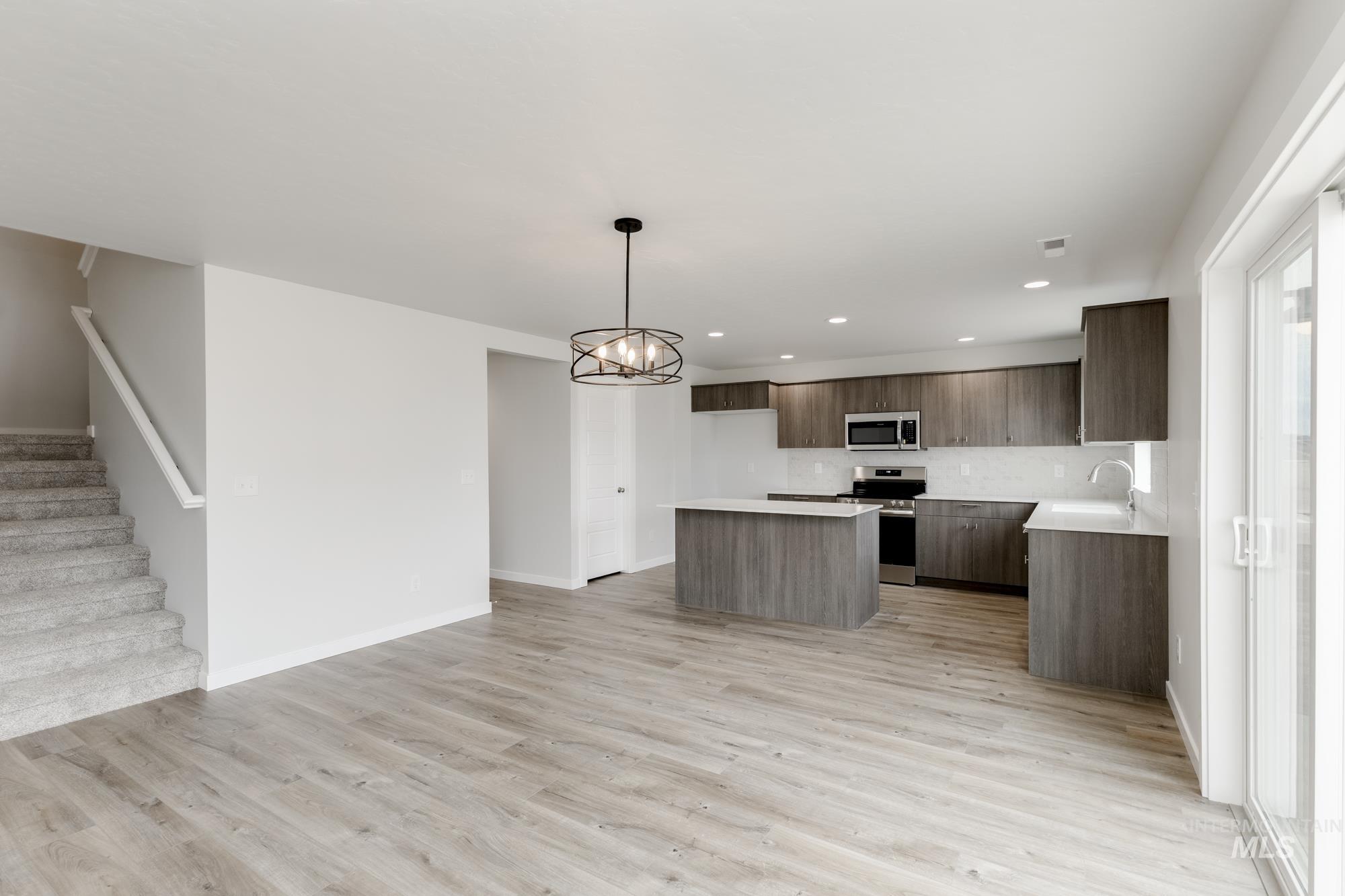 2361 N Lithodora Ave