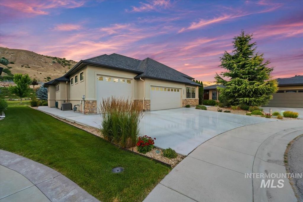 Photo of 3444 E Parsnip Peak Dr, Boise, ID 83716 (MLS # 98991411)