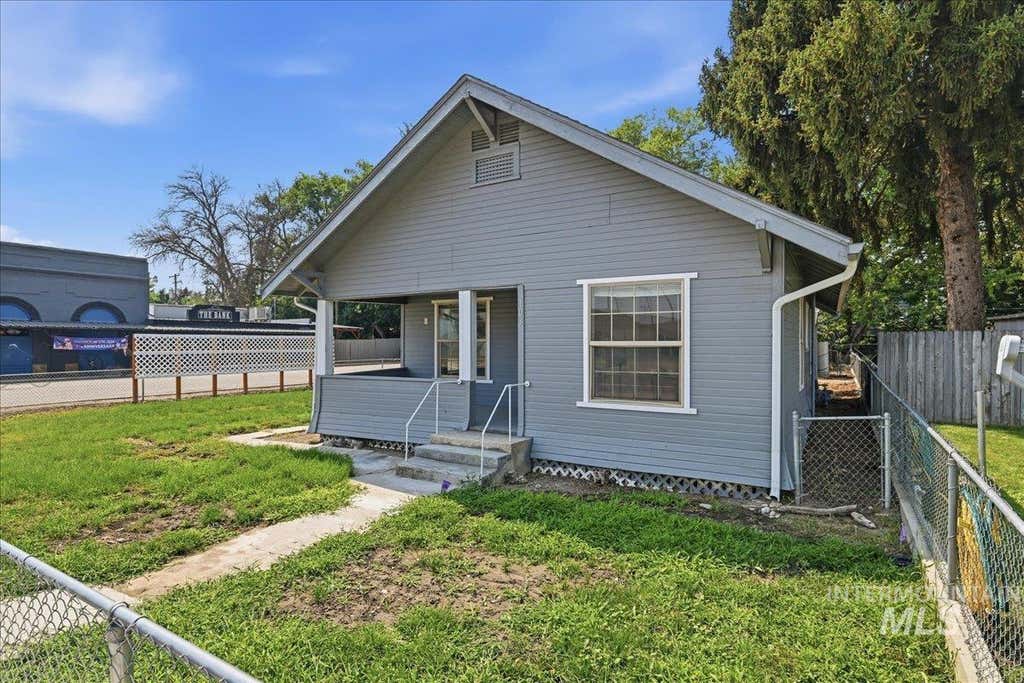 Photo of 103 N Dewey Ave, Middleton, ID 83644 (MLS # 98998270)