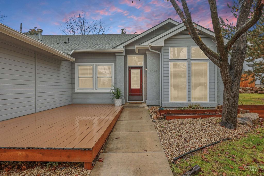 Photo of 3358 E Boulder Heights Dr, Boise, ID 83712 (MLS # 98969247)