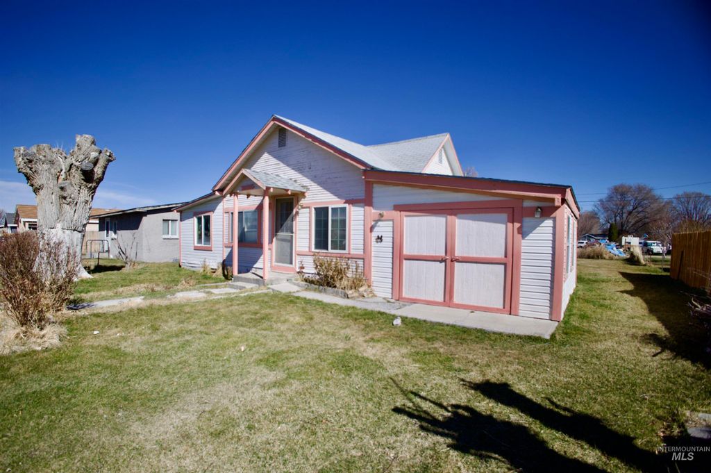 Photo of 643 Conant Avenue, Burley, ID 83318 (MLS # 98977390)