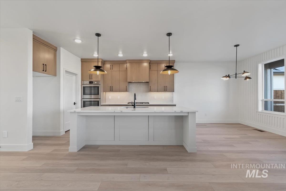 2300 N Palaestra Ave