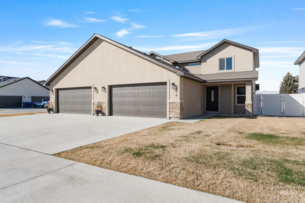 Photo of 816 Jack Ave, Jerome, ID 83338 (MLS # 98977641)