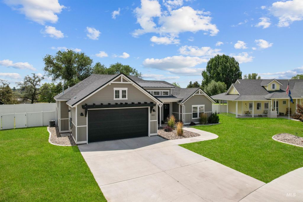 Photo of 551 Biscotti Loop, Heyburn, ID 83336 (MLS # 98990301)