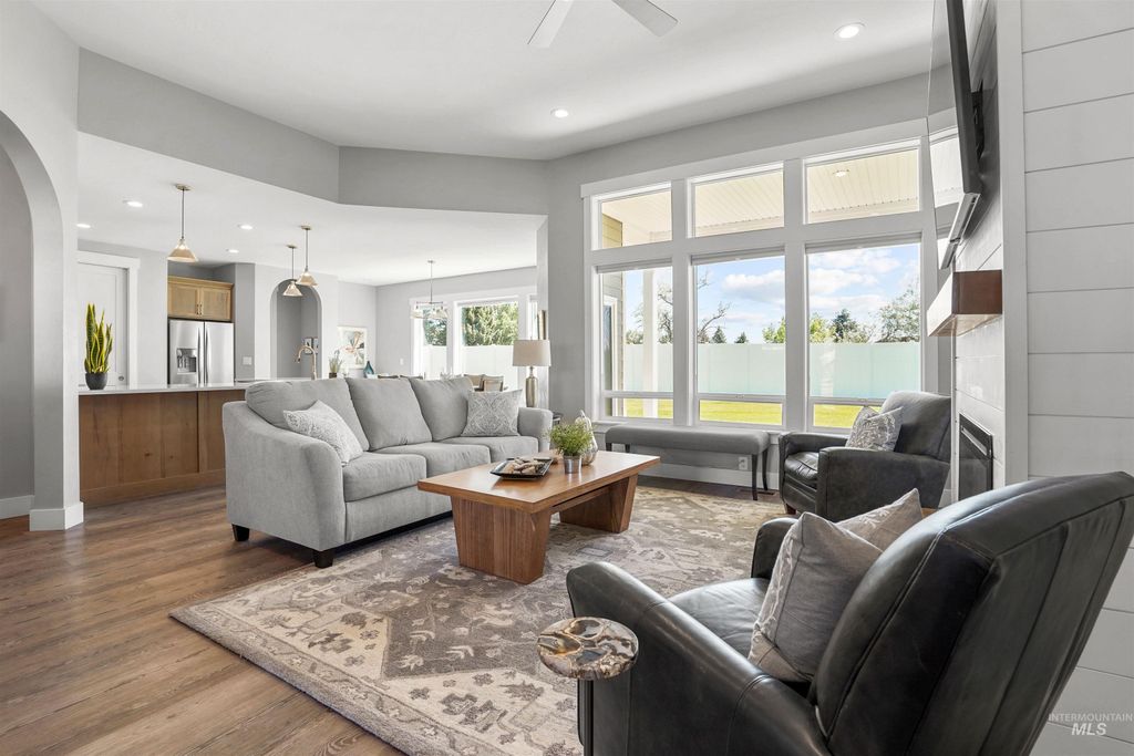 Photo of 551 Biscotti Loop, Heyburn, ID 83336 (MLS # 98990301)