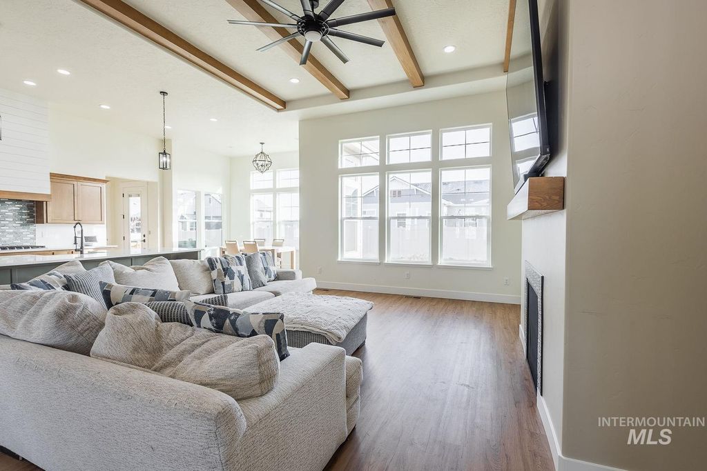 Photo of 24806 Thunder Cloud St, Middleton, ID 83644 (MLS # 98970590)