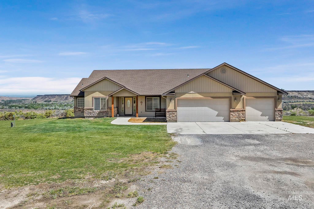 Photo of 4531 N 1250 E, Buhl, ID 83316 (MLS # 98990243)
