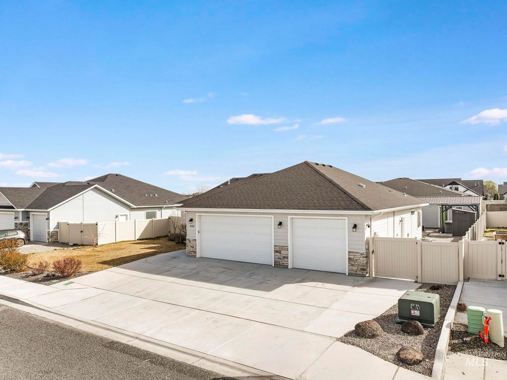 Photo of 2080 Columbia Dr, Twin Falls, ID 83301 (MLS # 98978083)