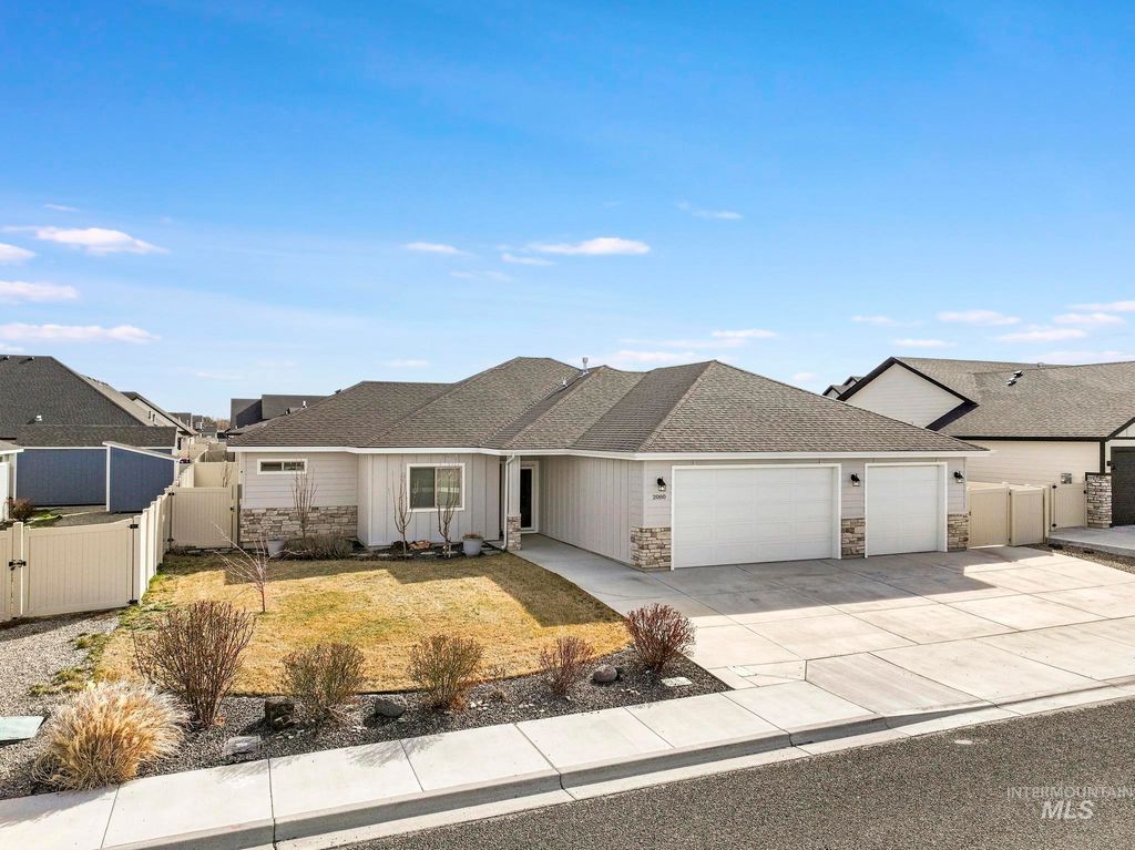 Photo of 2080 Columbia Dr, Twin Falls, ID 83301 (MLS # 98978083)