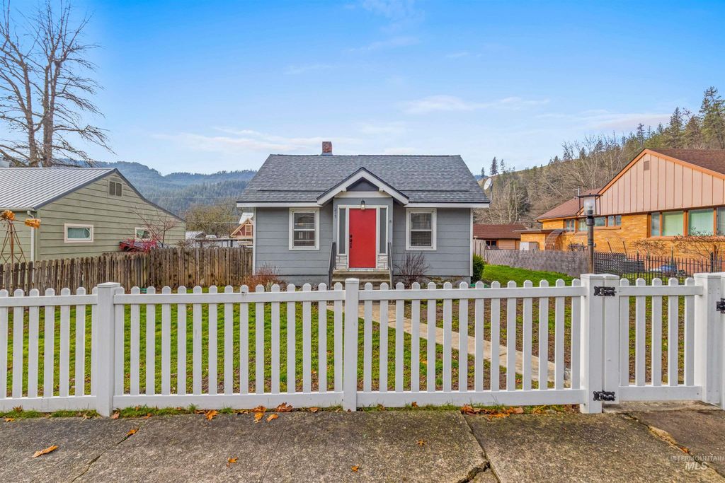 Photo of 215 N F St, Orofino, ID 83544 (MLS # 98971754)