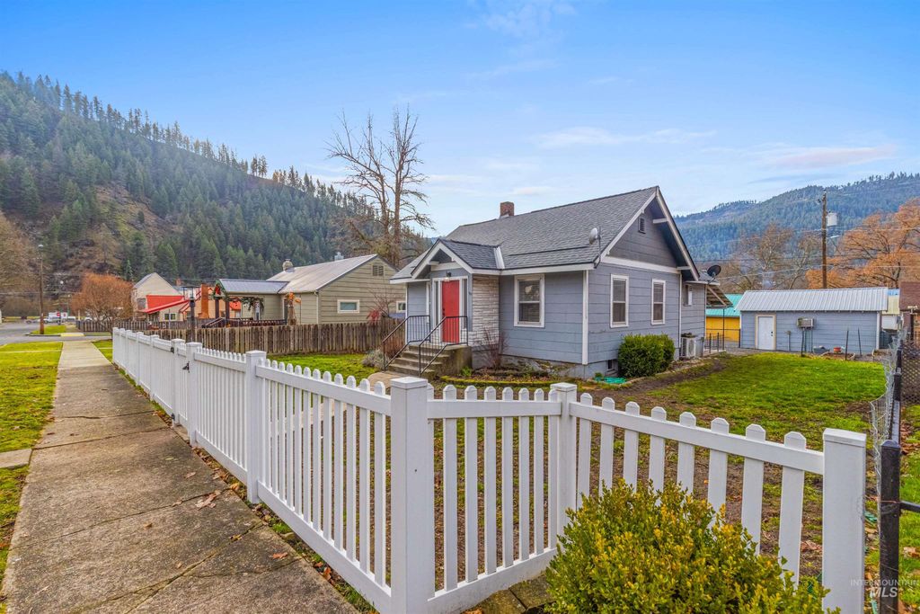 Photo of 215 N F St, Orofino, ID 83544 (MLS # 98971754)