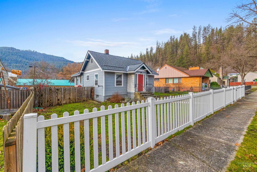 Photo of 215 N F St, Orofino, ID 83544 (MLS # 98971754)