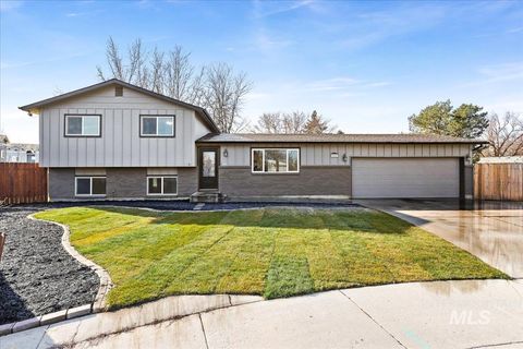Photo of 10667 W Cranberry St, Boise, ID 83713 (MLS # 98974617)