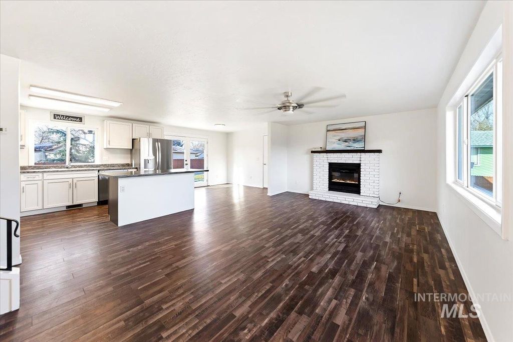 Photo of 10667 W Cranberry St, Boise, ID 83713 (MLS # 98974617)