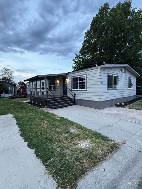 Photo of 424 W Cherry Ln #53, Meridian, ID 83642 (MLS # 98987591)