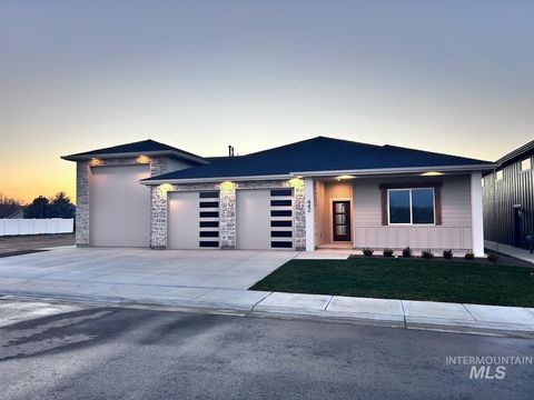 442 E Elaine Ct Nampa ID 83686