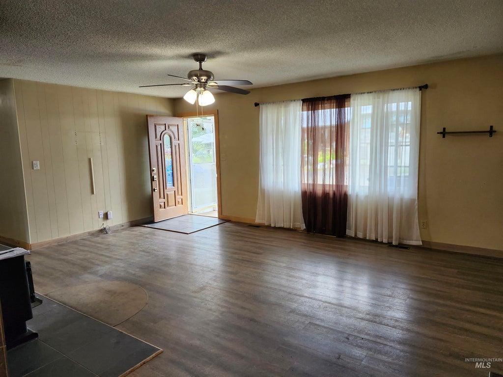 Photo of 425 Cedar Dr, Pierce, ID 83546 (MLS # 98992973)