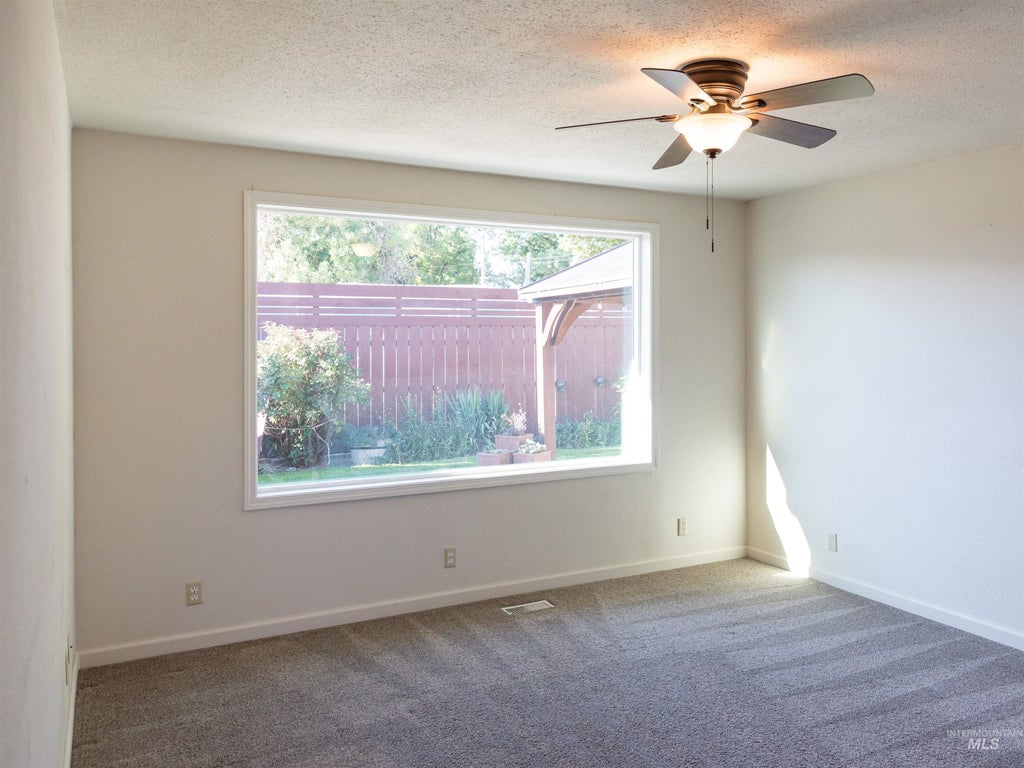Photo of 2556 SW 2nd Avenue, Ontario, OR 97914 (MLS # 99000852)