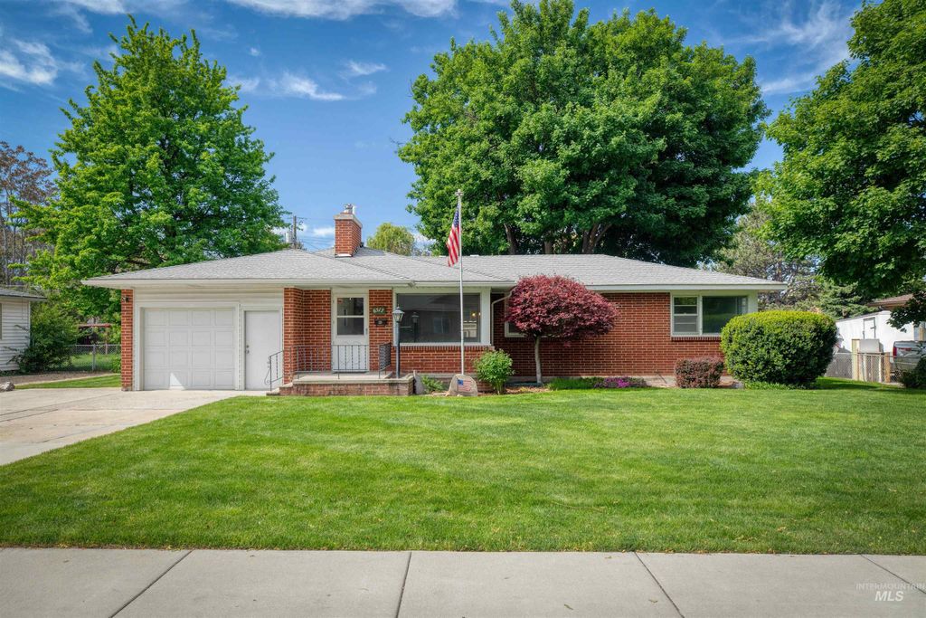 Photo of 6517 W Fairfield Ave, Boise, ID 83709 (MLS # 98985586)