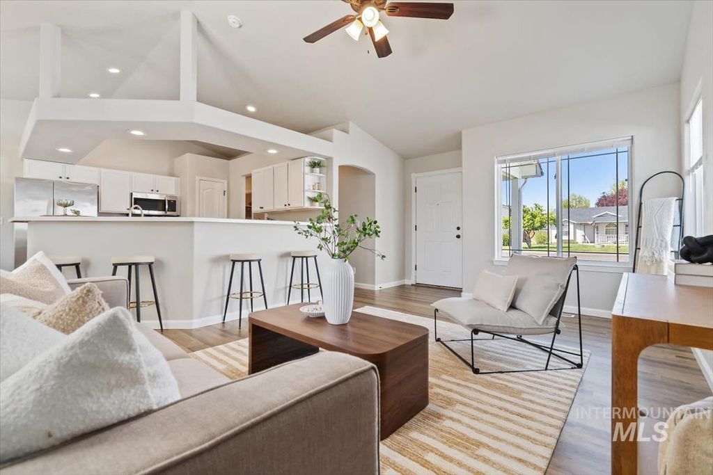 Photo of 2605 Boulder Ave, Nampa, ID 83686 (MLS # 98983005)