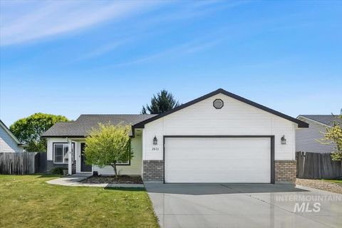 Photo of 2605 Boulder Ave, Nampa, ID 83686 (MLS # 98983005)
