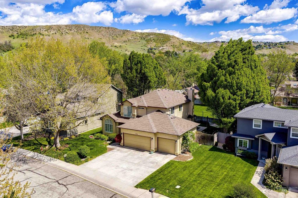 Photo of 5534 N Citadel Way, Boise, ID 83703 (MLS # 98984316)