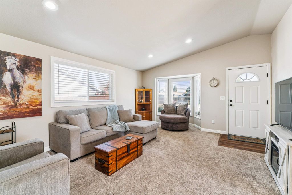 Photo of 2141 N Kenmere Drive, Meridian, ID 83646 (MLS # 98966165)