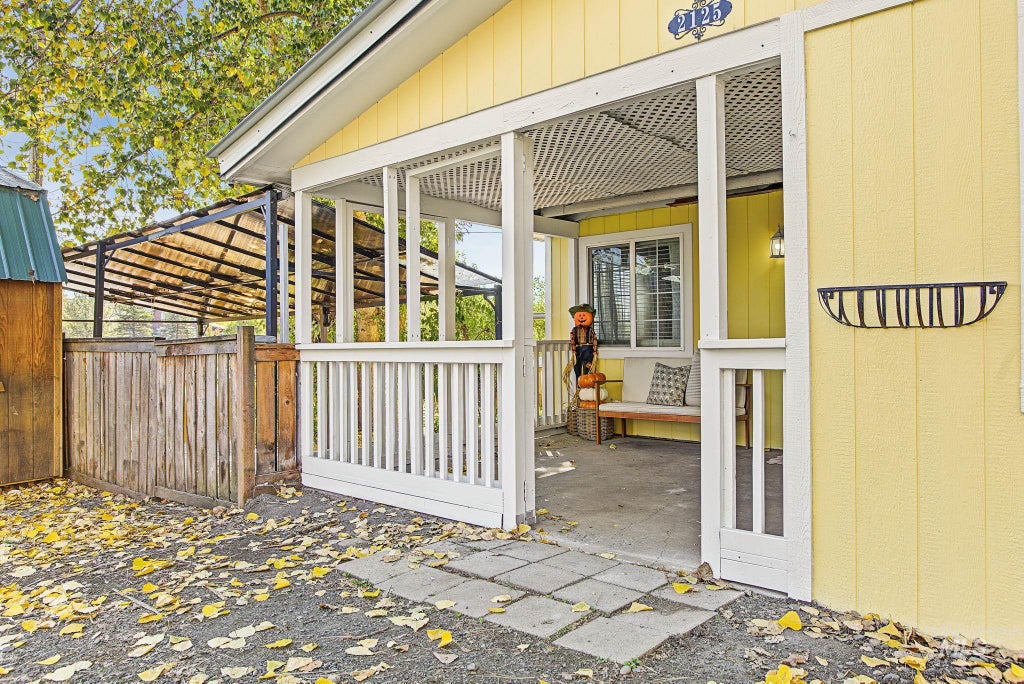 Photo of 2125 N Polk Ext, Moscow, ID 83843 (MLS # 99003186)