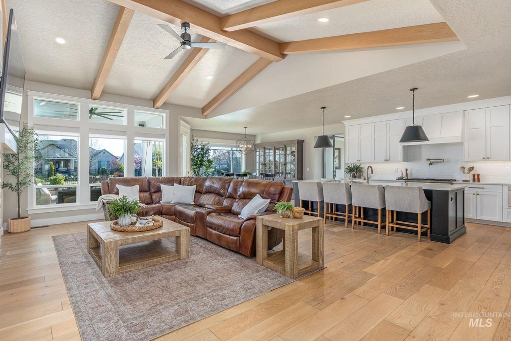 Photo of 550 S Devon Ave, Star, ID 83669 (MLS # 98981168)