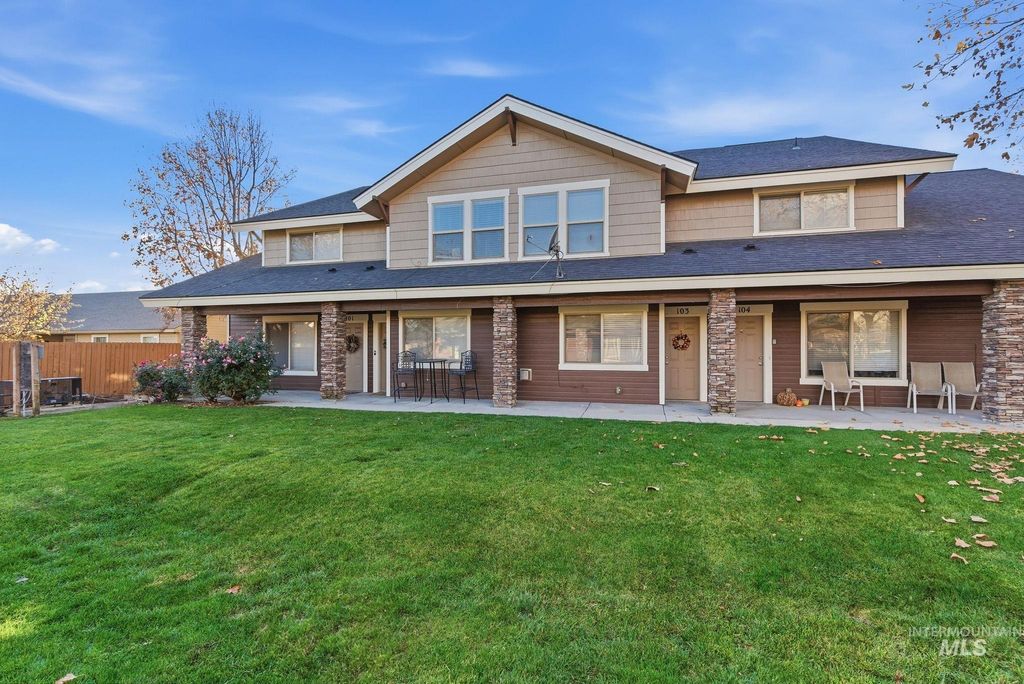 Photo of 9993 W Rosecroft Dr #102 Ct, Boise, ID 83704 (MLS # 98968618)