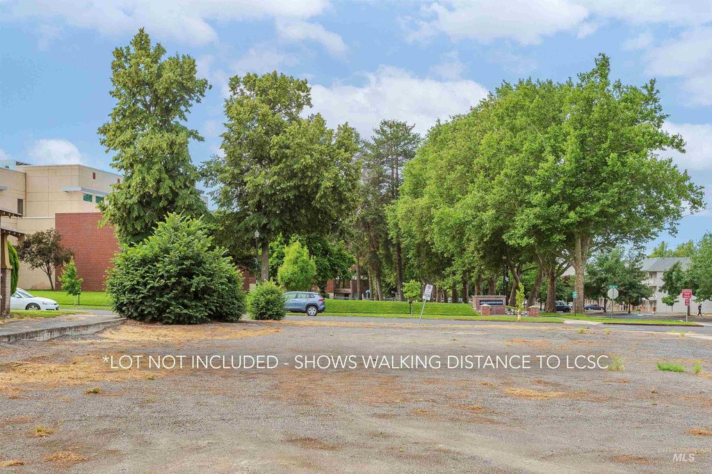 Photo of 408 6th Avenue, Lewiston, ID 83501 (MLS # 98951344)