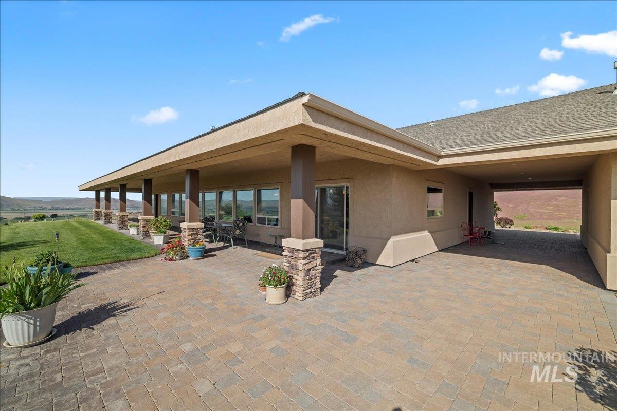 1270 Hillcrest Dr.