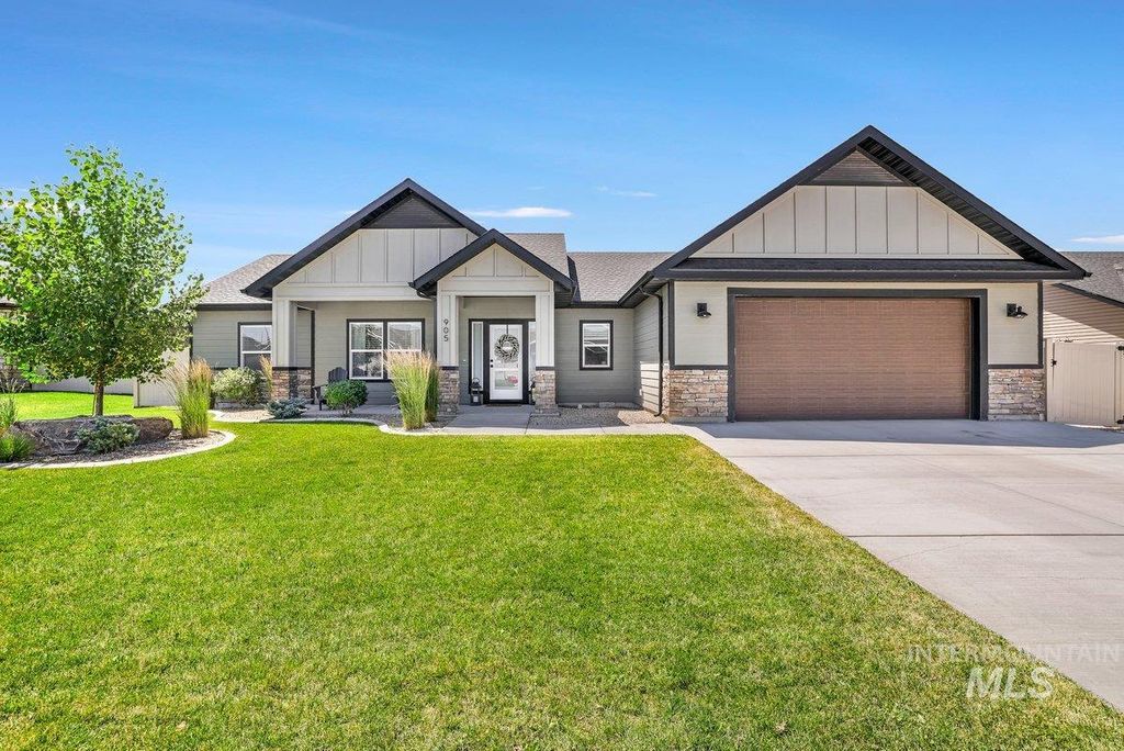 Photo of 905 Black Mountain Road, Kimberly, ID 83341 (MLS # 98972066)