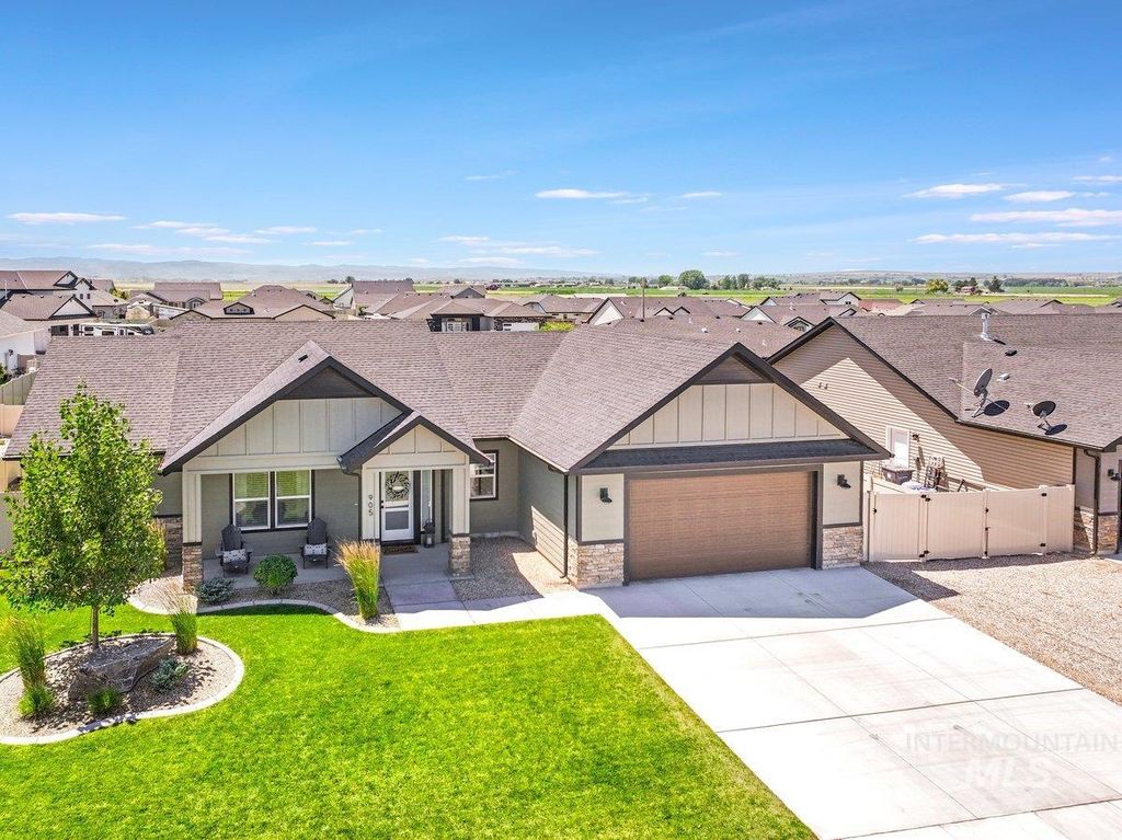 Photo of 905 Black Mountain Road, Kimberly, ID 83341 (MLS # 98972066)