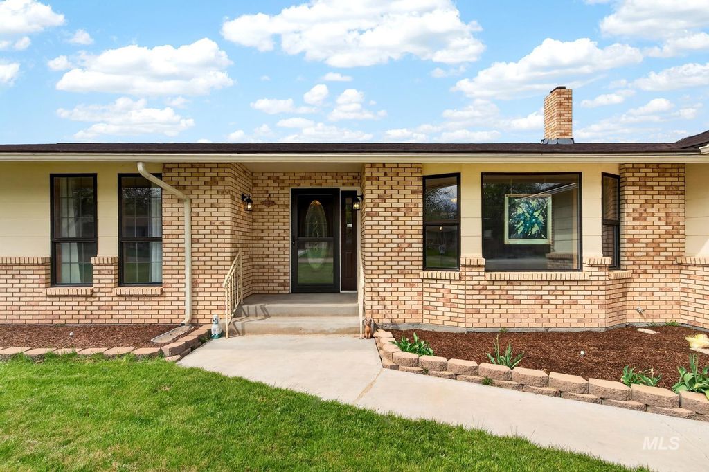 Photo of 600 Donna Drive, Nampa, ID 83686 (MLS # 98983290)