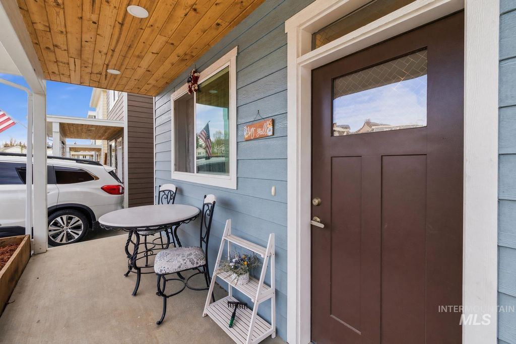 Photo of 209 Wheatland Court, Moscow, ID 83843 (MLS # 98983255)