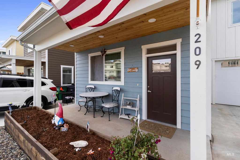 Photo of 209 Wheatland Court, Moscow, ID 83843 (MLS # 98983255)